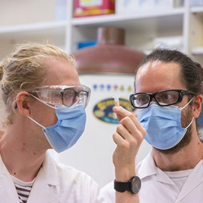 (L-R) Ed Kerr and Dr Ben Schulz have shrunk critical beer experiments, potentially leading to whole new beer varieties.